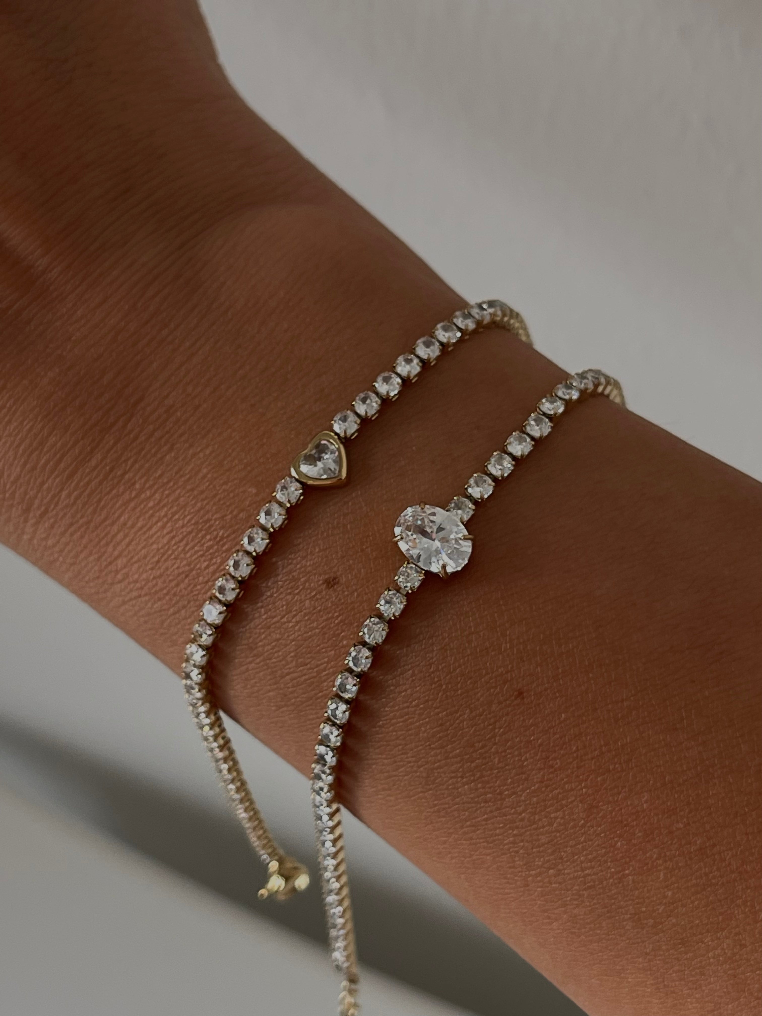 Bracelet Adora – Chaîne Dorée & Zircons Étincelants Femme | Waterproof