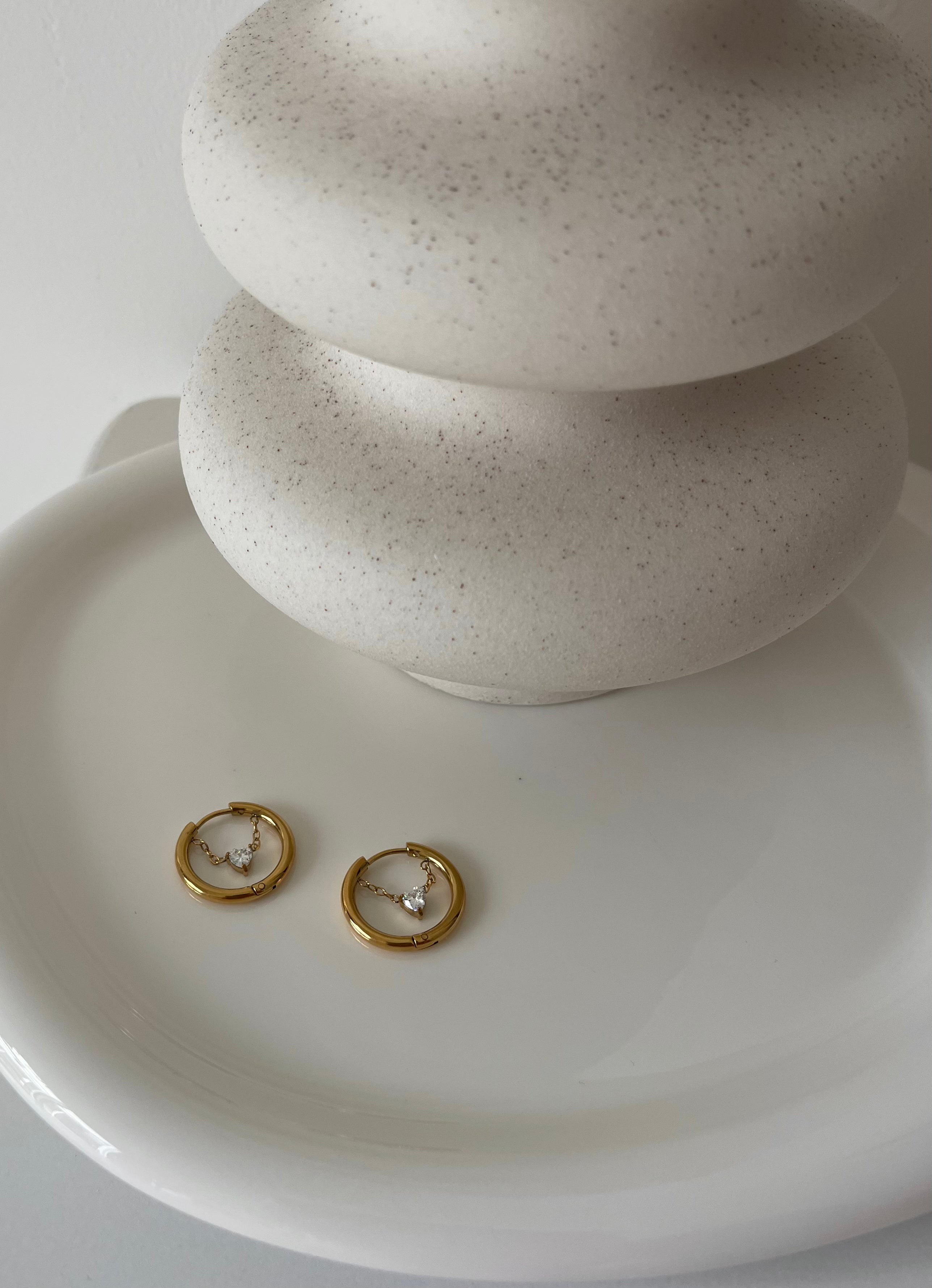 Boucles d'oreilles Cassia – Créoles Dorées Cœur Zircon Femme | Waterproof