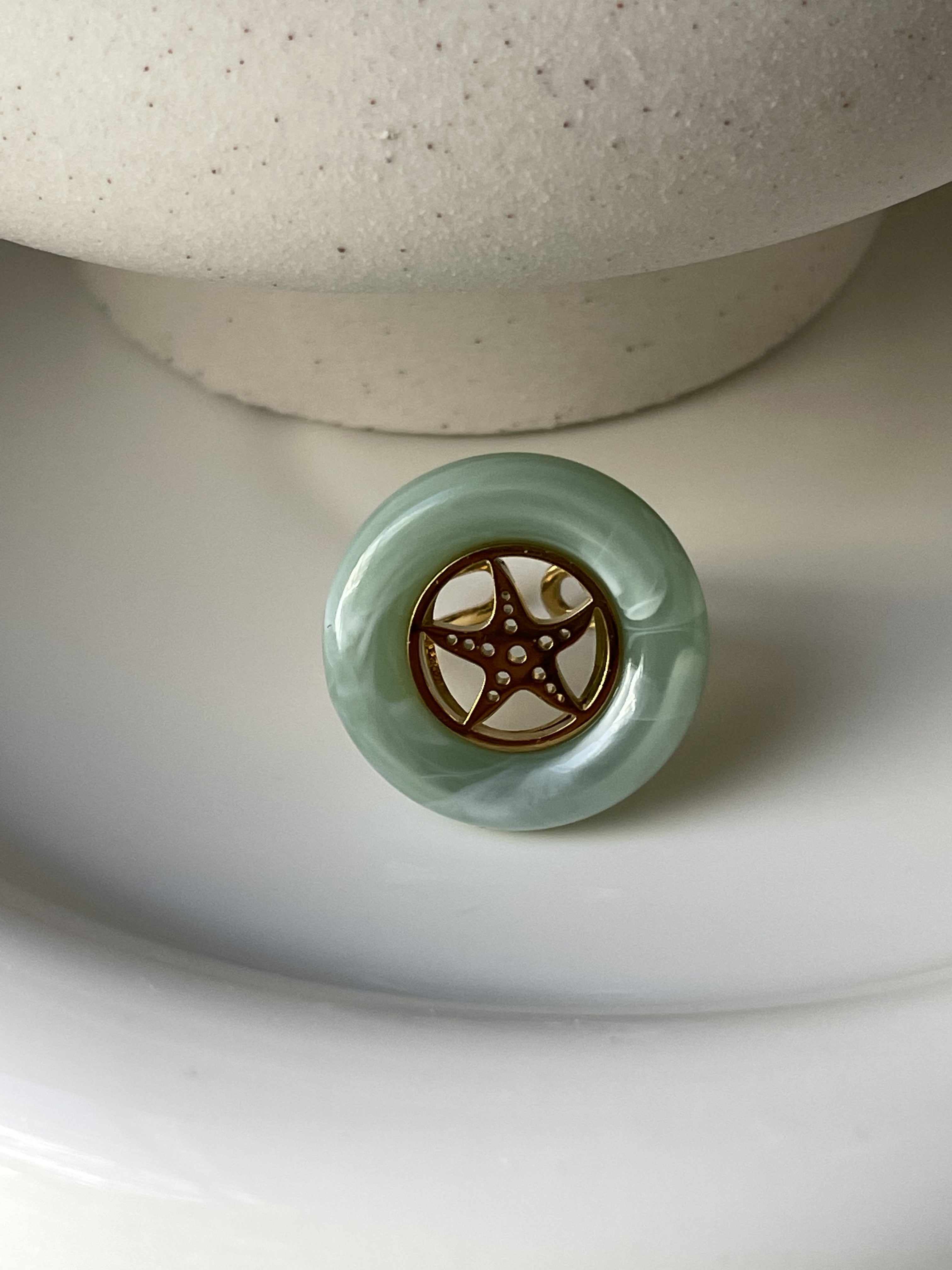 Bague Océane – Étoile de Mer ou Coquillage Doré & Pierre Naturelle | Acier Inoxydable