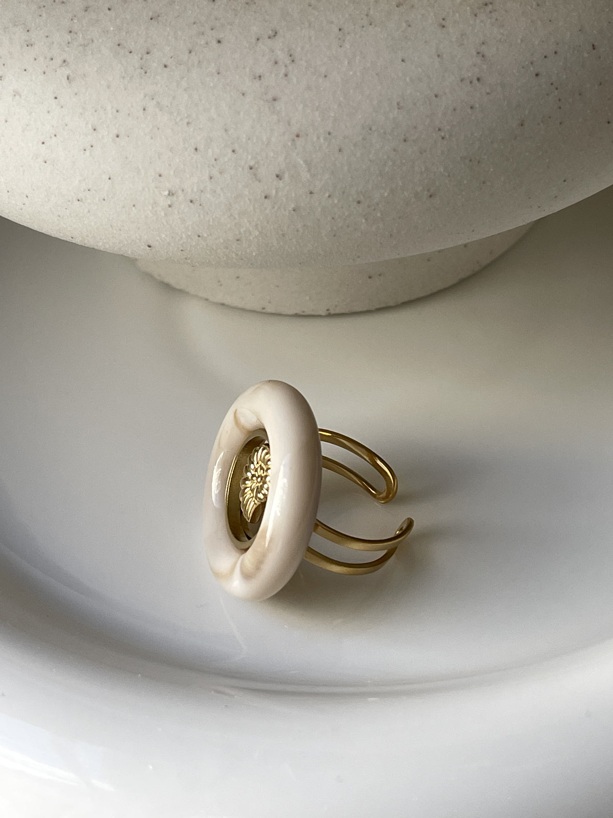 Bague Océane – Étoile de Mer ou Coquillage Doré & Pierre Naturelle | Acier Inoxydable