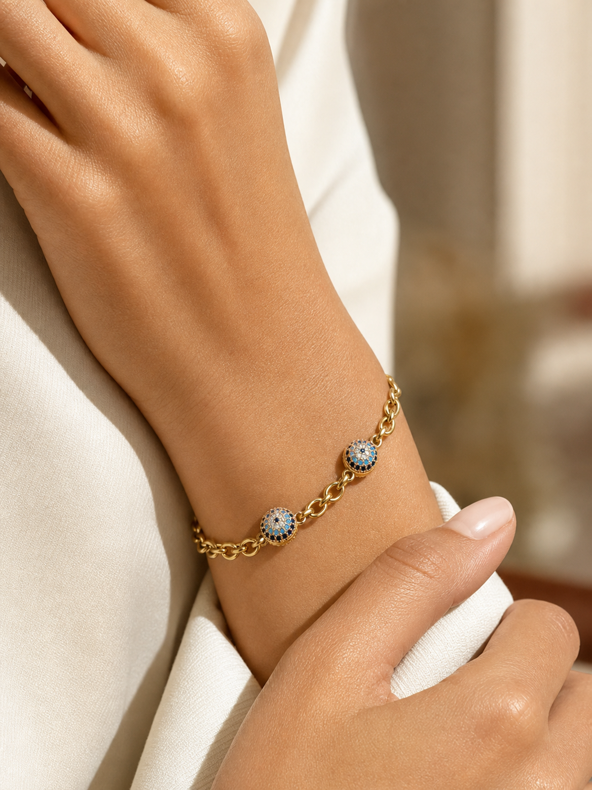 Bracelet Nazar – Médaillons Œil Porte-Bonheur Pavés de Zircons en Acier Inoxydable Doré