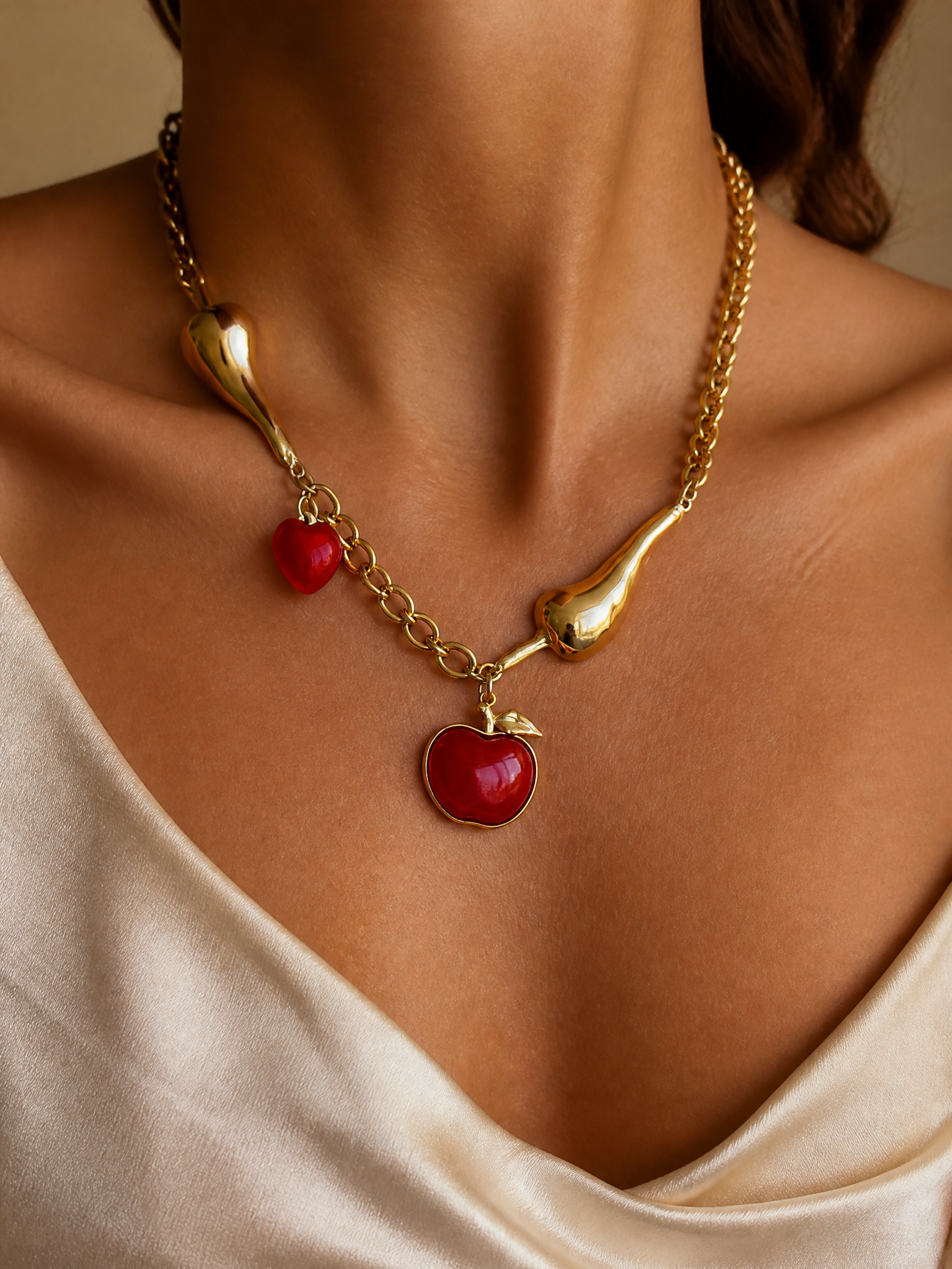 Collier Cherry