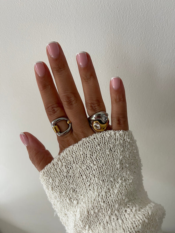 Bagues or et argent : la tendance mix & match qui casse les codes