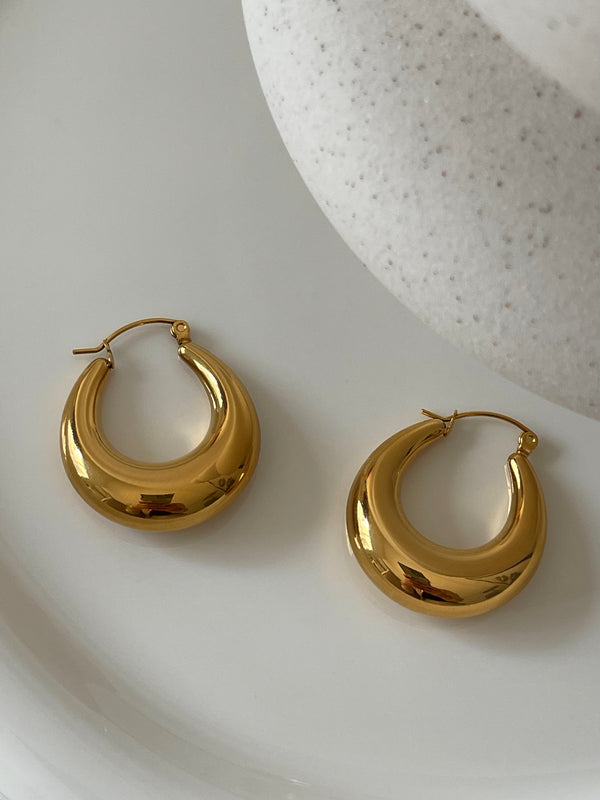 Boucles d’oreilles créoles : l’indémodable qui traverse les époques avec style