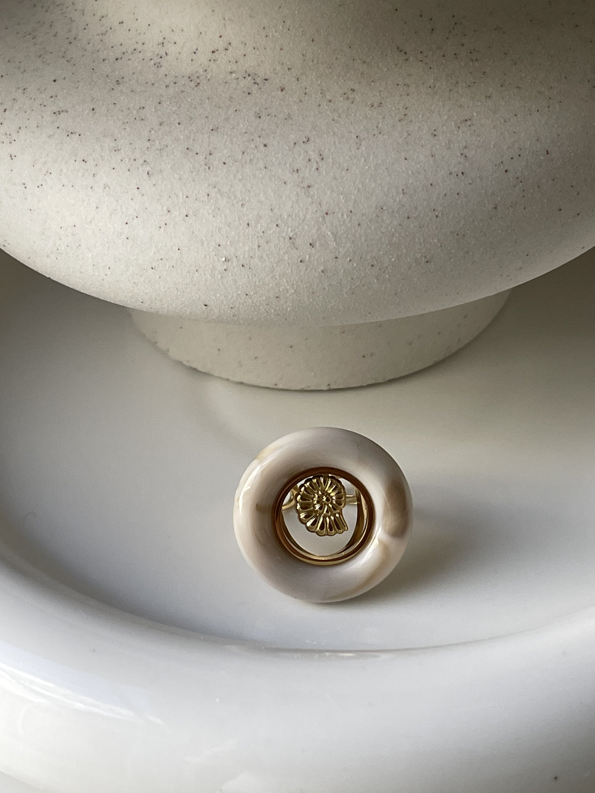 Bague Océane – Étoile de Mer ou Coquillage Doré & Pierre Naturelle | Acier Inoxydable