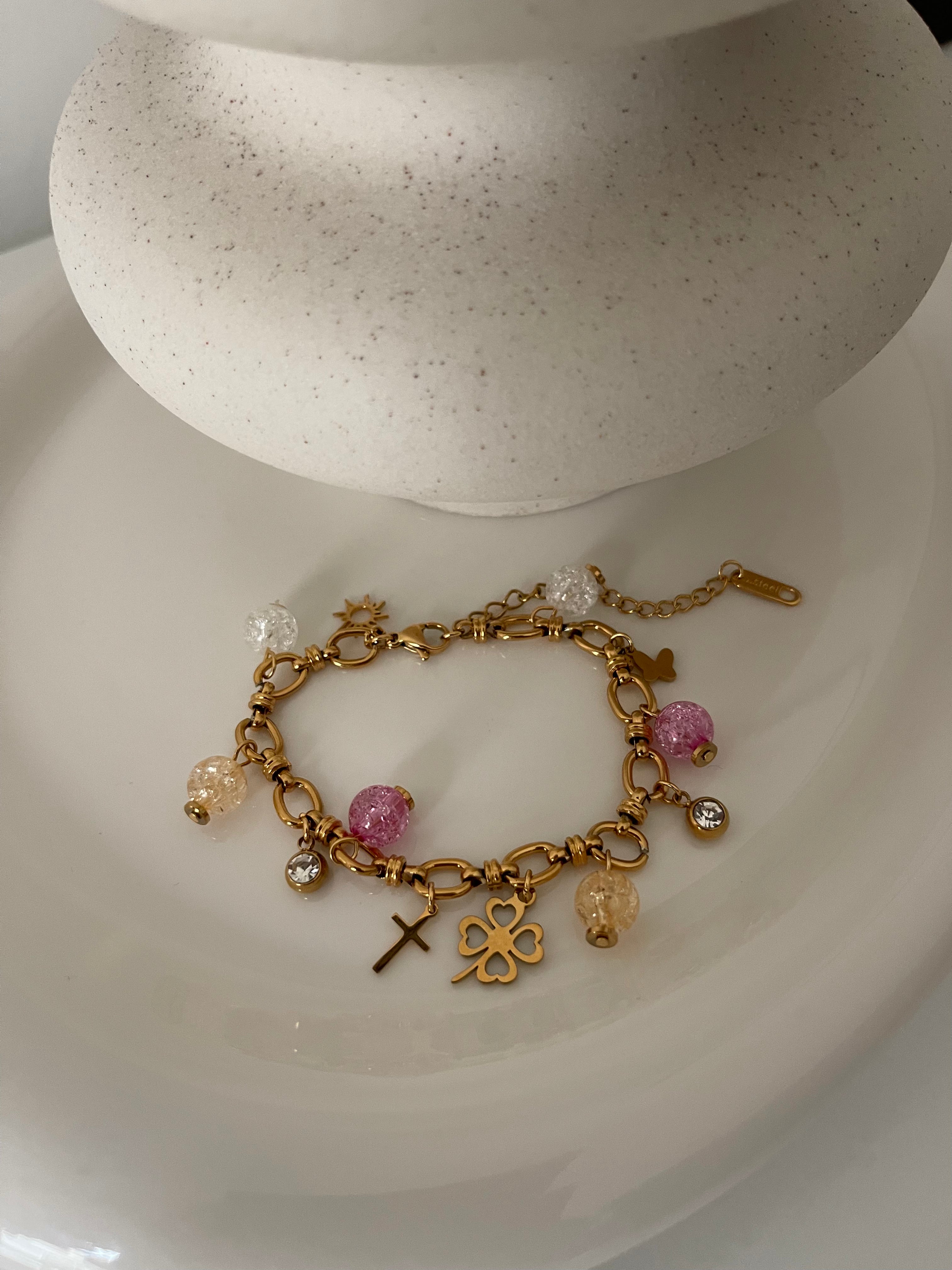 Bracelet Solaria – Charms Dorés Porte-Bonheur & Perles Pastel Femme | Waterproof