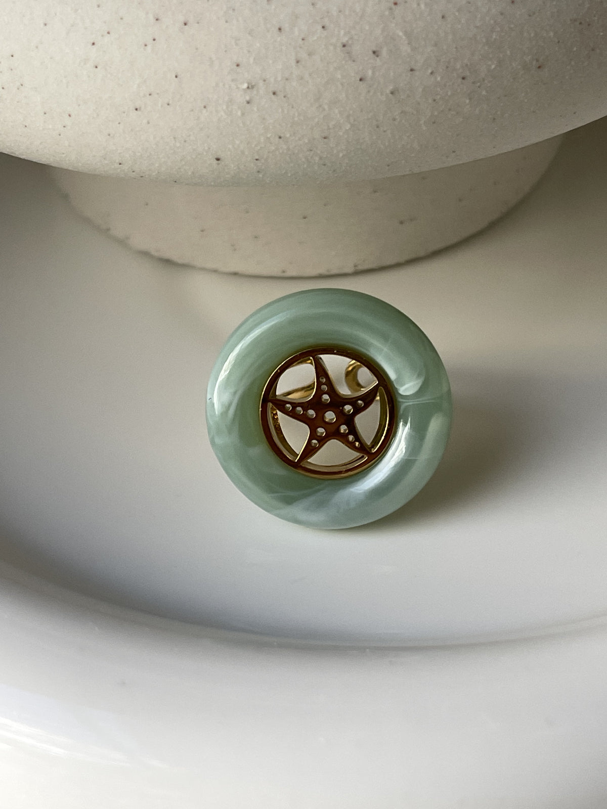 Bague Océane – Étoile de Mer ou Coquillage Doré & Pierre Naturelle | Acier Inoxydable
