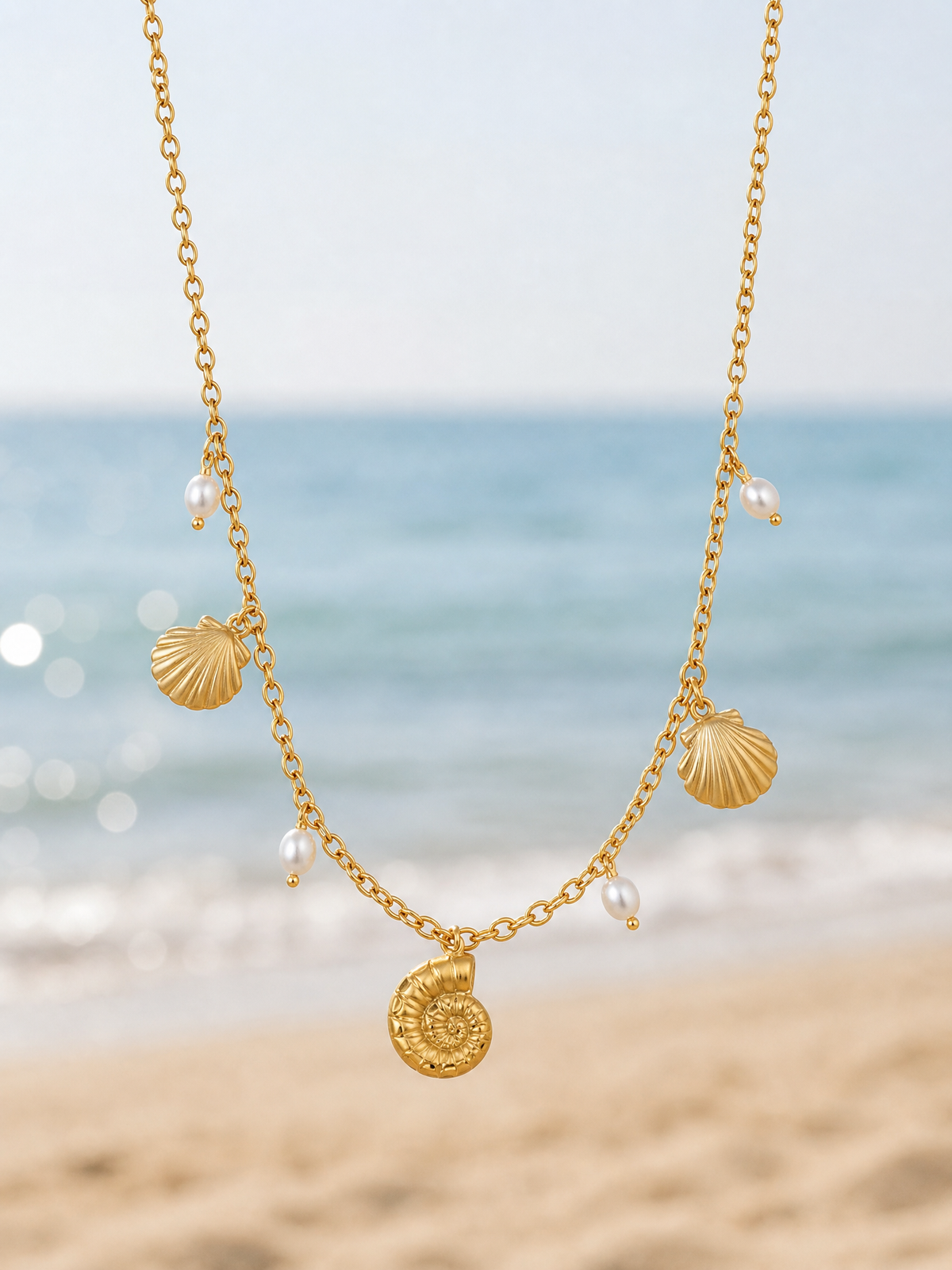 Collier Ondine – Coquillages Dorés & Perles d'Eau Douce
