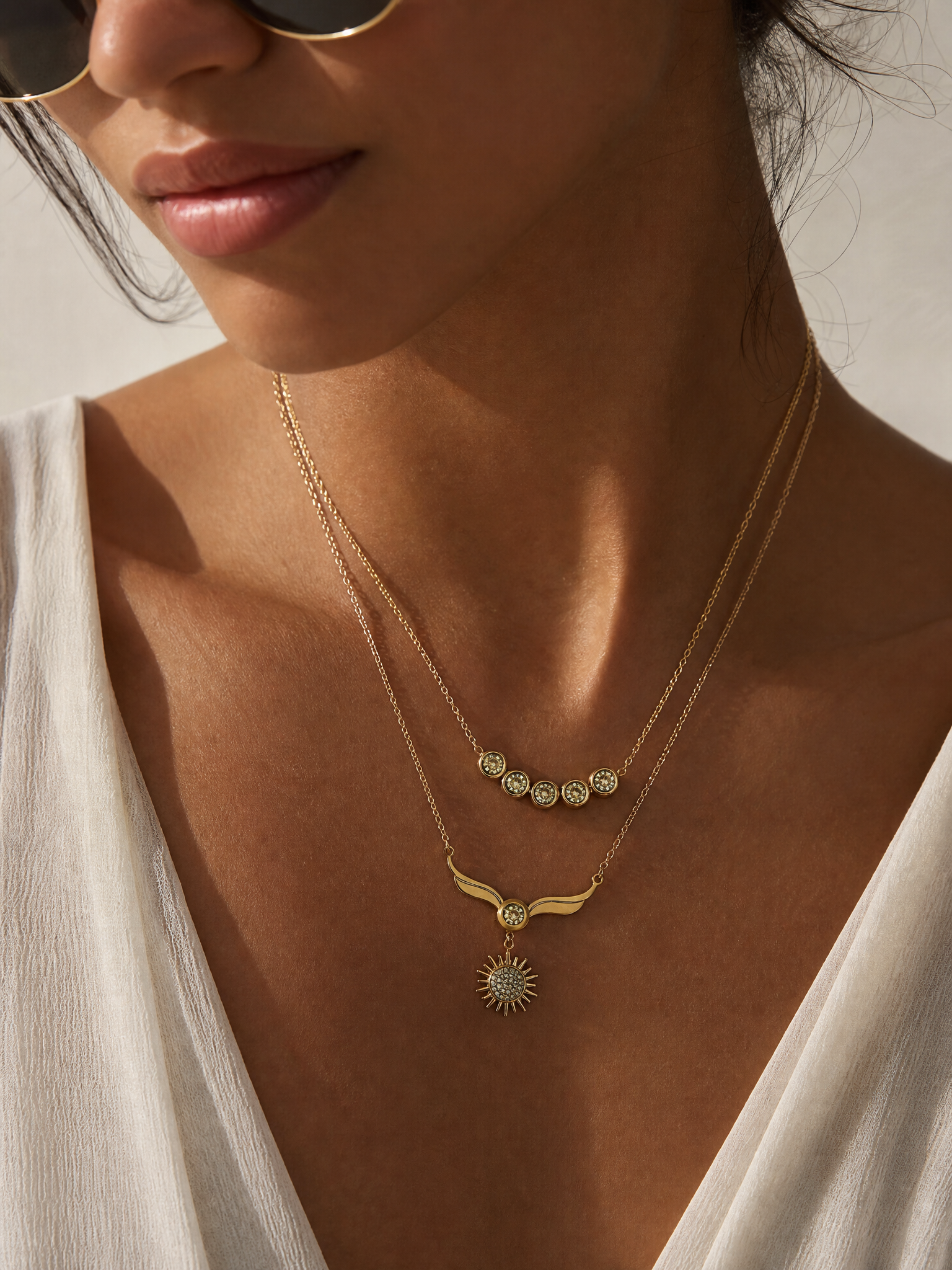 Collier Soléa – Pendentif Soleil Pavé & Cristal | Acier Inoxydable Doré