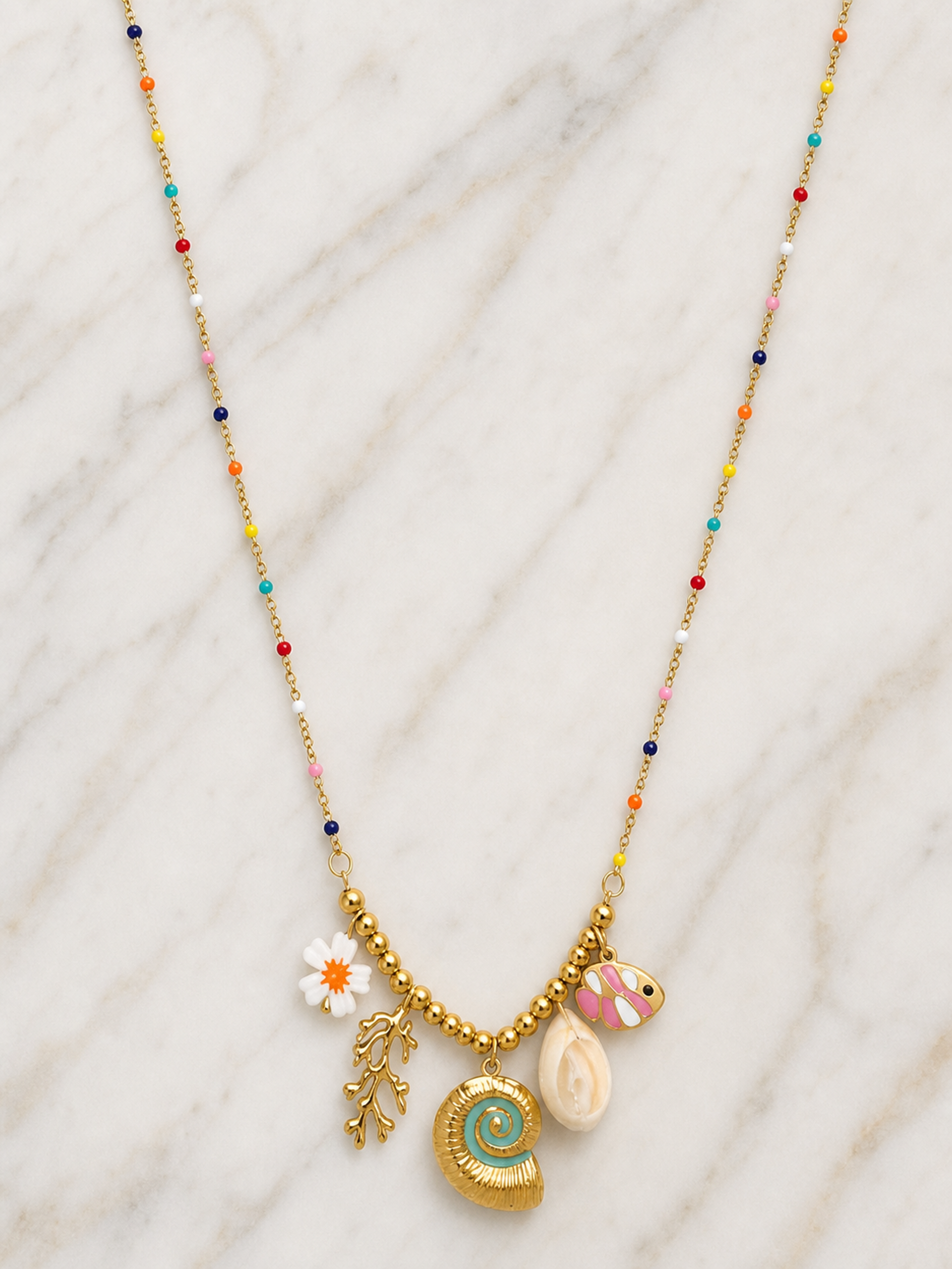 Collier Lunéa – Chaîne Dorée à Charms Coquillage, Fleur & Papillon | Acier Inoxydable
