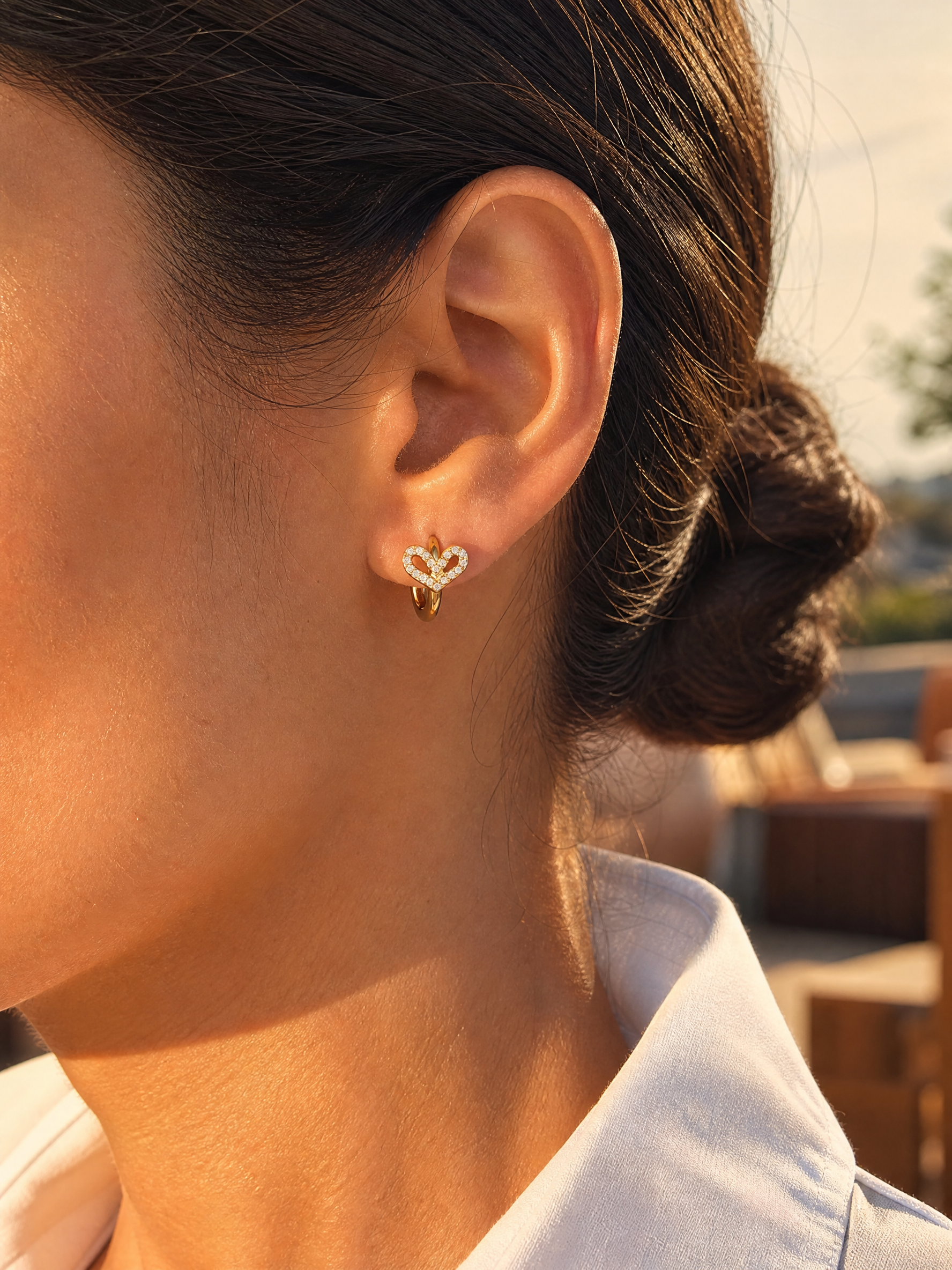 Boucles d'oreilles Zélie – Mini Créoles Cœur Pavé de Zircons | Acier Inoxydable Doré