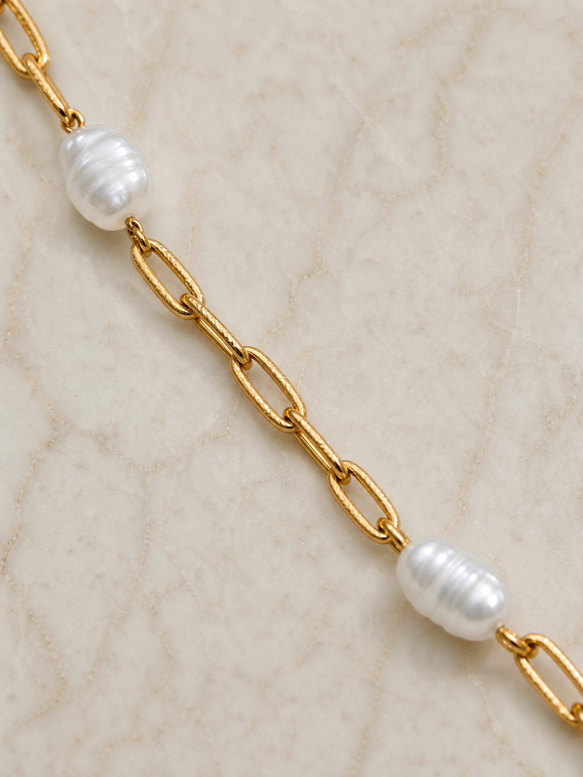 Collier Margot – Vraies Perles d'Eau Douce Baroques | Chaîne Trombone Dorée 18K