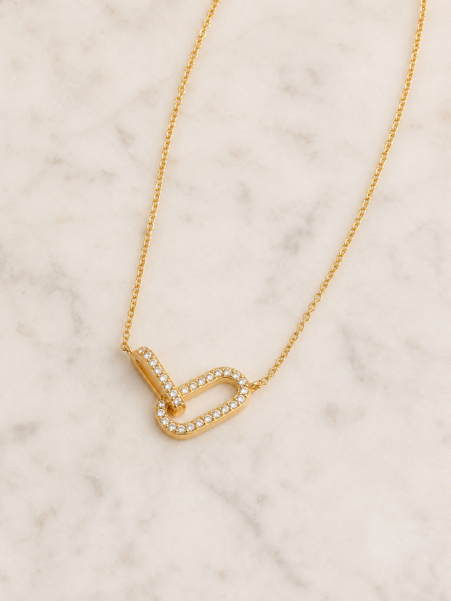 Collier Liana – Double Chaîne & Maillon Pavé de Zircons | Acier Inoxydable Doré