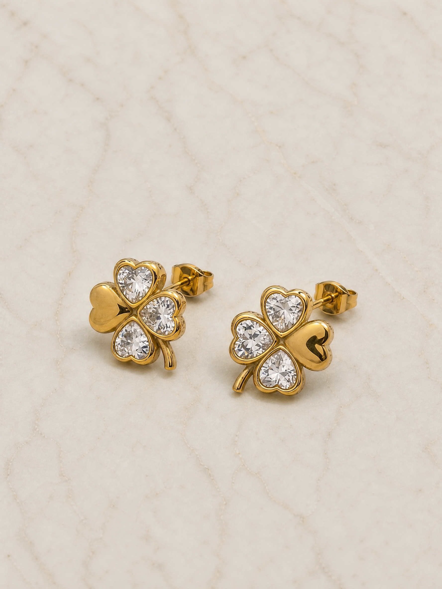 Boucles d'oreilles Lucky – Trèfle Doré & Zircons Cœur | Acier Inoxydable Doré