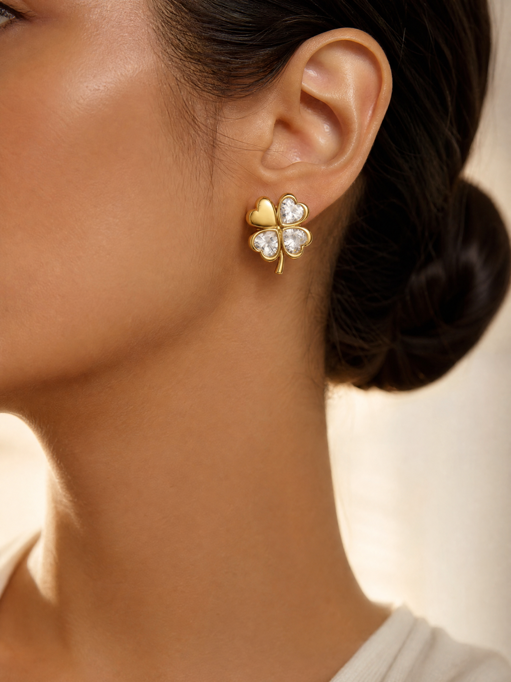 Boucles d'oreilles Lucky – Trèfle Doré & Zircons Cœur | Acier Inoxydable Doré
