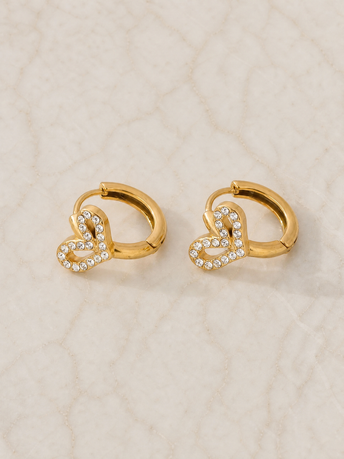 Boucles d'oreilles Zélie – Mini Créoles Cœur Pavé de Zircons | Acier Inoxydable Doré